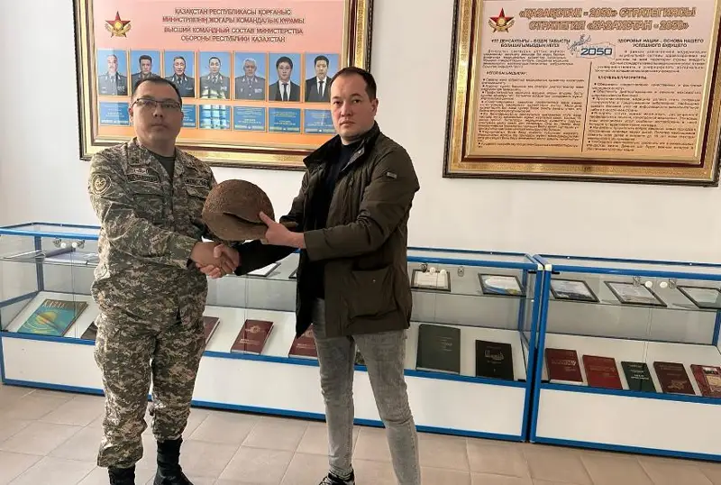 Поисковый отряд «Майдан жолы» передал исторические экспонаты времен ВОВ в музей