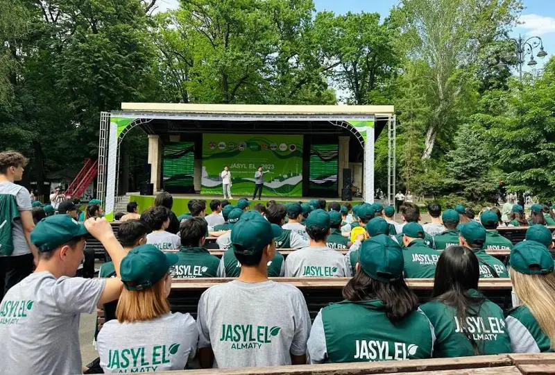Almatyda «Jasyl el» aıasynda 2 myńnan astam jas jumyspen qamtylady