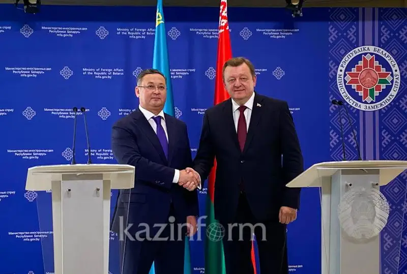 «Жол жолға жалғасады, ел елге жалғасады» - глава МИД Беларуси встретил пословицей делегацию из Казахстана