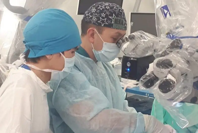 Двухлетнего мальчика с тяжелой травмой головы спасли жамбылские врачи