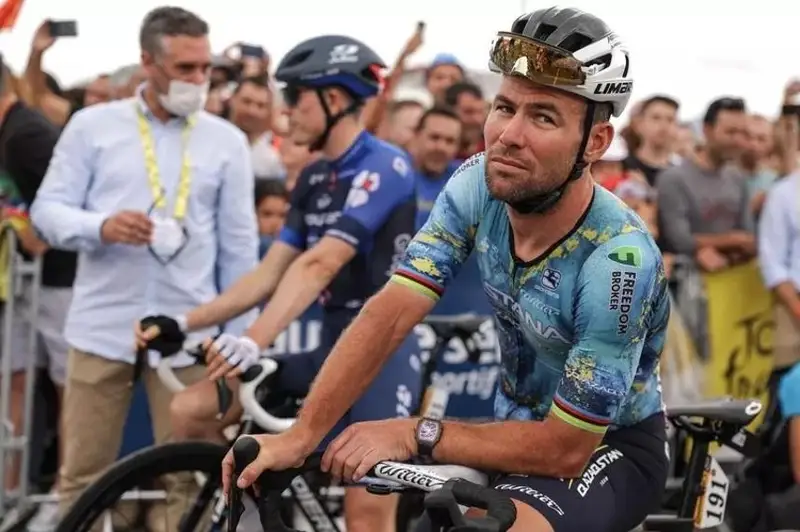 Лидер «Астаны» получил серьезную травму на восьмом этапе «Тур де Франс»