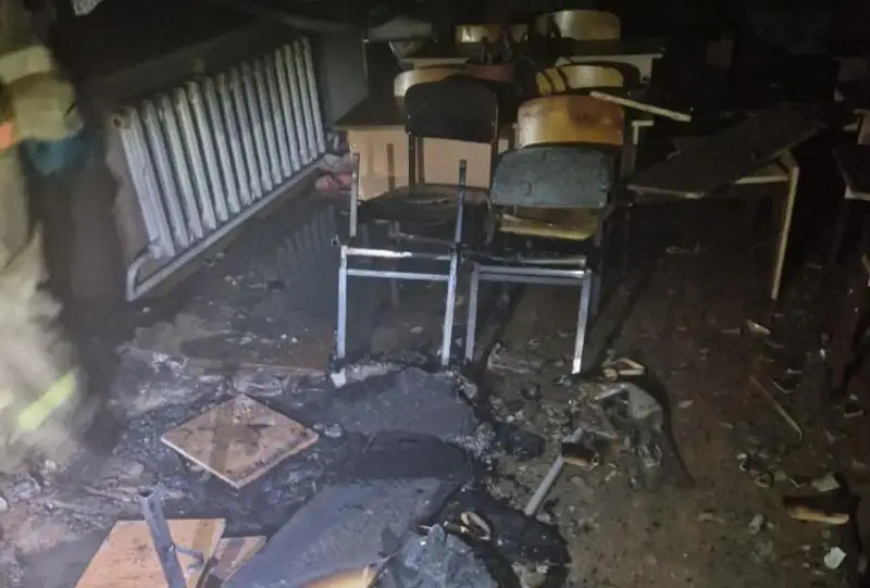 Пожар произошел в школе Уральска