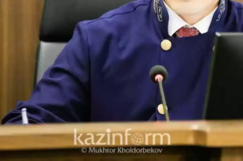 Taraz qalalyq sotynyń tóraǵasy sottaldy