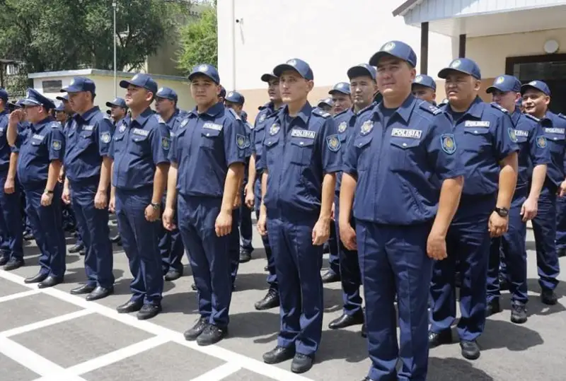 Полицейские усиленно готовятся к выпускным вечерам в Таразе