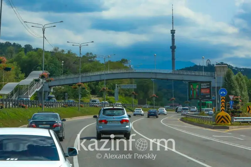 Реверсивная полоса движения появится на проспекте Райымбека в Алматы