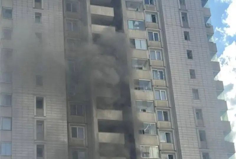 Пожар произошёл в многоэтажке в Алматы