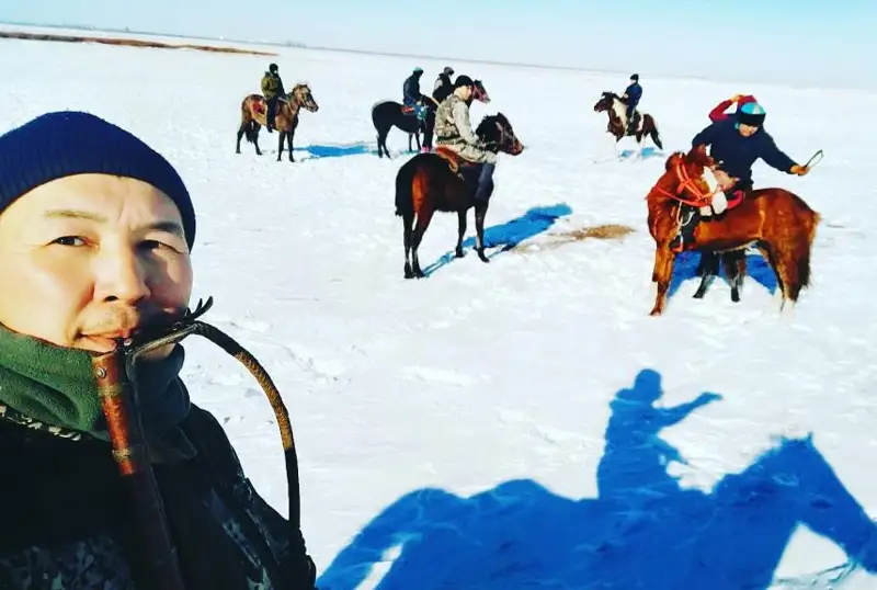Jýsany ańqyǵan keń dalamdy eshteńege aıyrbastamaımyn - tájirıbeli jylqyshy