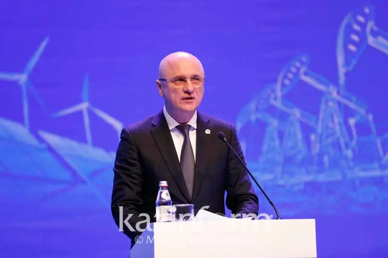 Не допускать дефицита нефтепродуктов поручил Роман Скляр