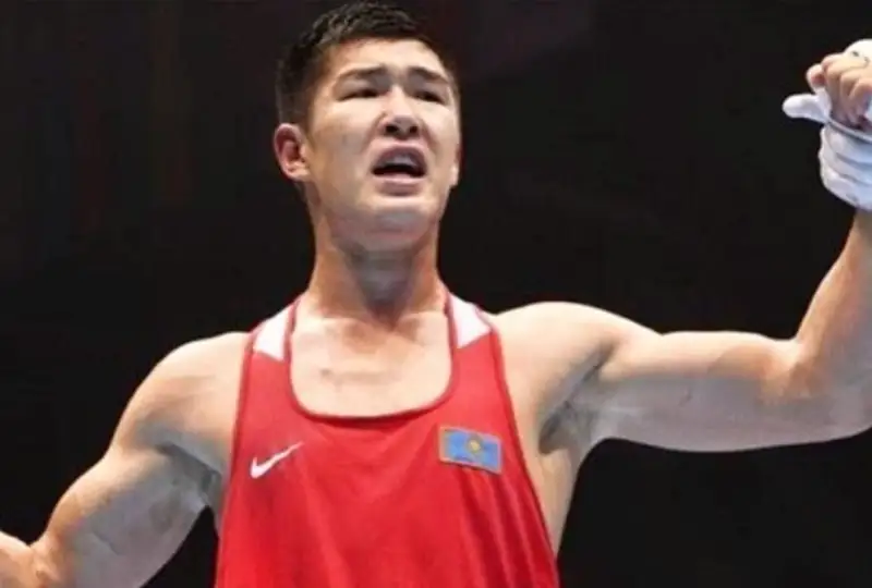 Чемпион мира из Казахстана с победы стартовал на малом ЧМ-2023 по боксу