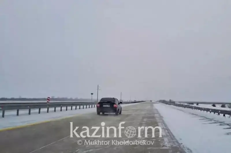 Atyraý oblysynda keıbir jol ýchaskelerinde kólik qozǵalysyna shekteý qoıyldy