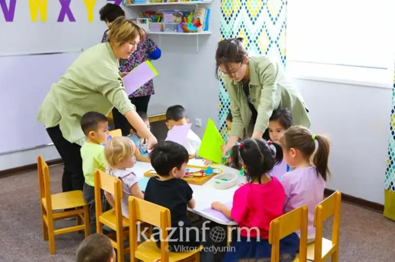 Elimiz balabaqshalarynda 3 myńǵa jýyq er tárbıeshi jumys isteıdi