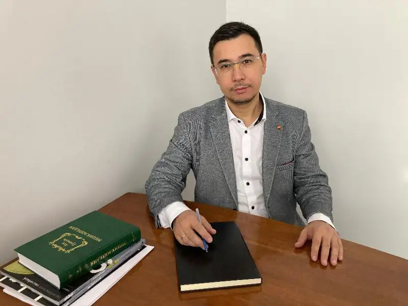 Qazaqstandyq ǵalym shokolad tústi kirpish jasaıtyn tehnologııany oılap tapty