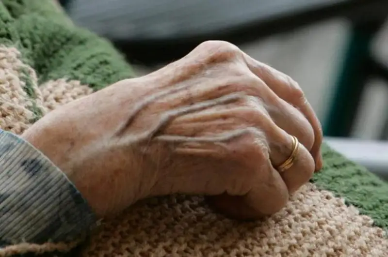 Вопрос снижения пенсионного возраста для женщин прорабатывается - Ерлан Кошанов