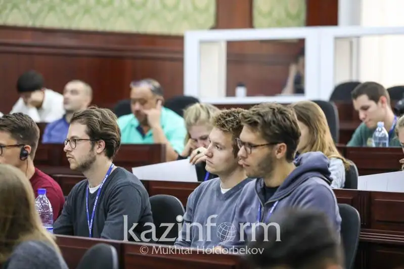 Іlespe aýdarmashylar kýrsyn uıymdastyrý máselesi qarastyrylýda