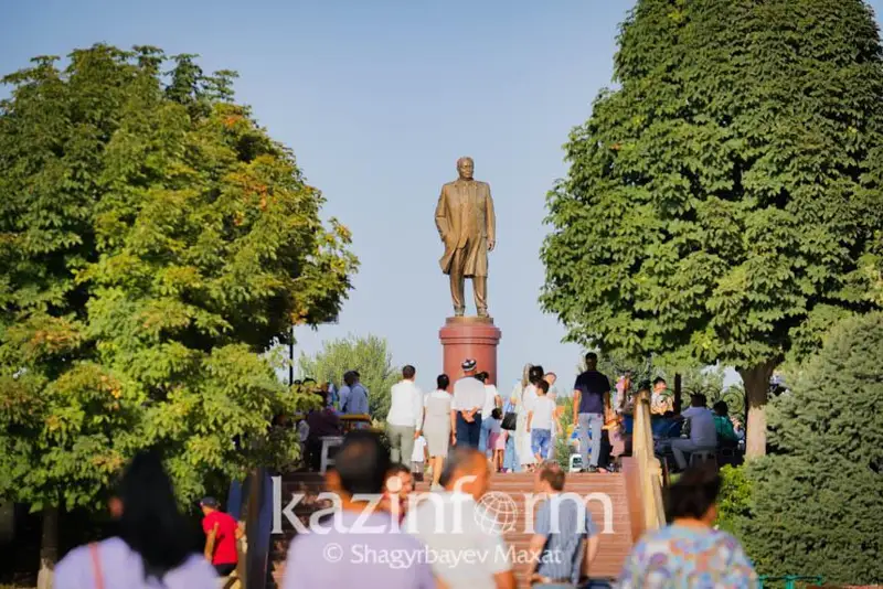 Qazaqstandyqtar Ózbekstanda 30 kún tirkeýsiz júre alady