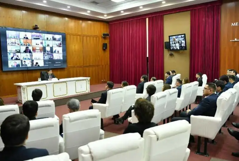 Memlekettik qyzmetti túbegeıli jańǵyrtýdy sapaly júzege asyrý máselesi talqylandy