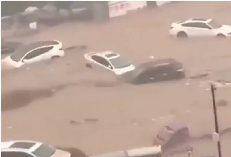 قىتاي استاناسى بەيجىڭدەگى سۋ تاسقىنىنان 11 ادام قازا تاپتى