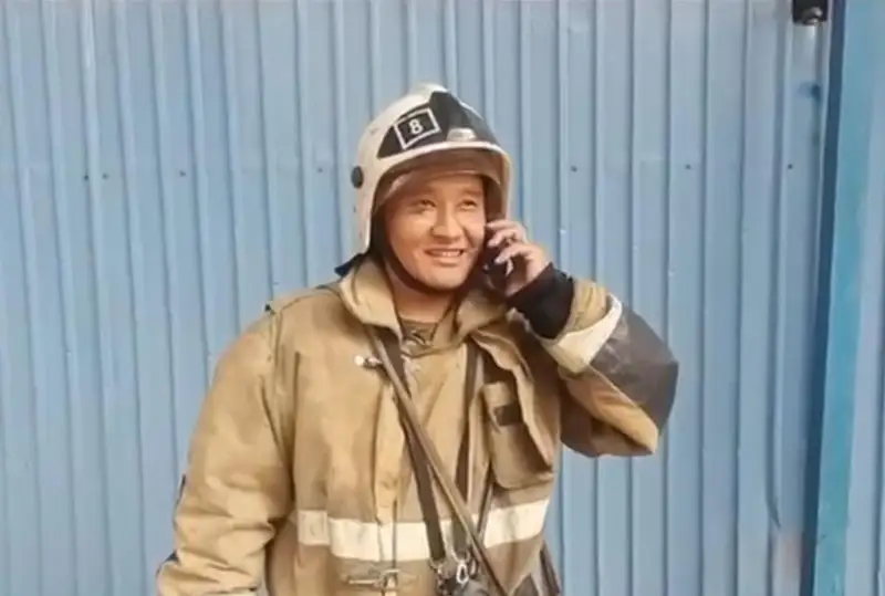 У огнеборца во время ликвидации пожара в Алматы родилась дочь