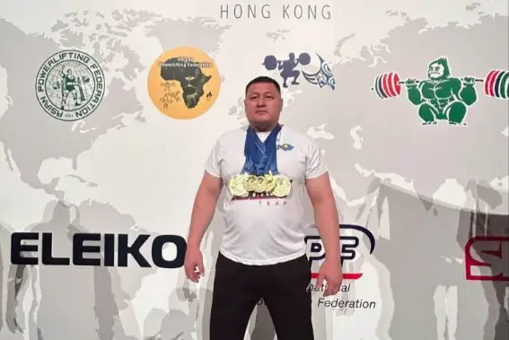 ايبار ەرجانوۆ پاۋەرليفتينگتەن ازيا، تىنىق مۇحيت، افريكا ءوڭىرىنىڭ 10 دۇركىن چەمپيونى اتاندى