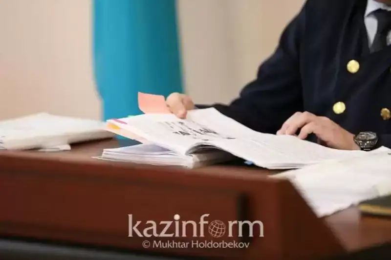 Aqmola oblysynda jalǵan hattama toltyrǵan polıtsııa qyzmetkeri sottaldy