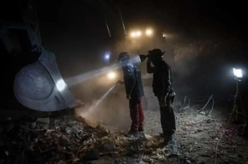 Туркияда зилзила қурбонлари сони 50 мингдан ошди