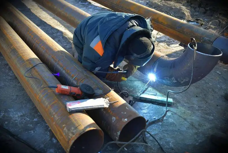 В Экибастузе продолжаются работы по устранению повреждений на сетях теплоснабжения