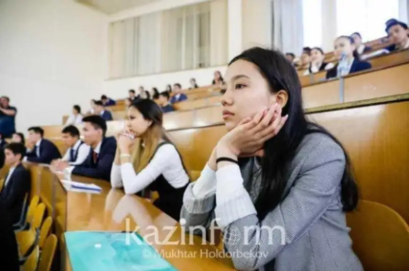 Более 900 школьников участвуют в республиканской олимпиаде в Шымкенте