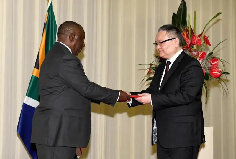 Посол Казахстана вручил верительные грамоты Президенту ЮАР