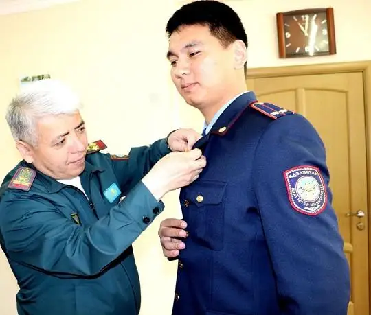 تارازدا ەكى بالانى قۇتقارعان پوليتسيا ينسپەكتورى ماراپاتتالدى