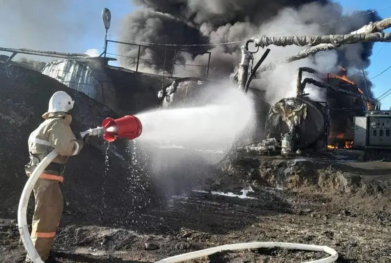 اسفالت زاۋىتىندا ءورت شىعىپ، 10 توننا بيتۋم جانىپ كەتتى - اباي وبلىسى