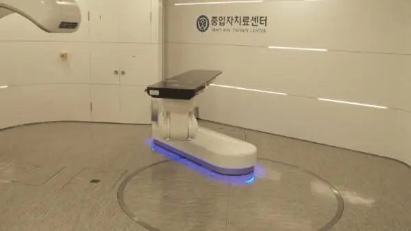 كورەيادا ونكولوگيالىق دەرتتى اۋىر يون كومەگىمەن ەمدەپ جاتىر