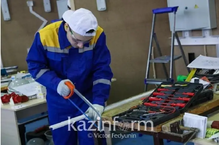 استانادا كادر ىزدەگەن جۇمىس بەرۋشىلەر كوبىندە 240 مىڭ تەڭگە ايلىق ۇسىنادى