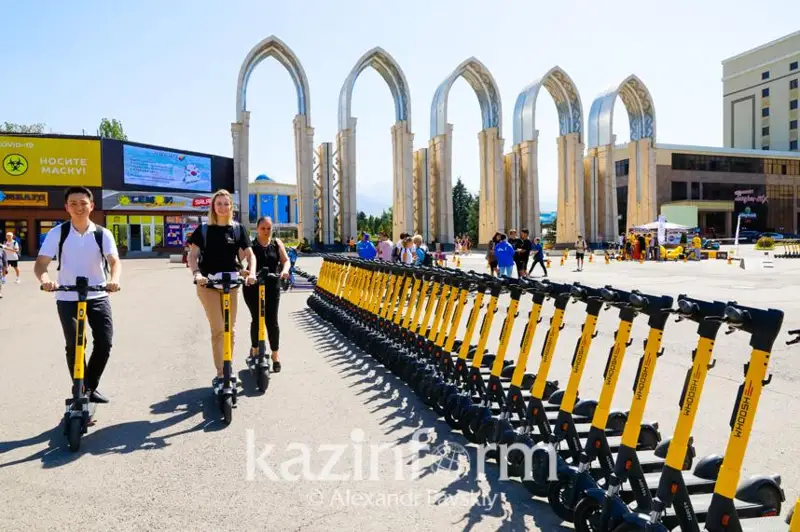 Какое наказание грозит водителям самокатов за выезд на дорогу без шлема