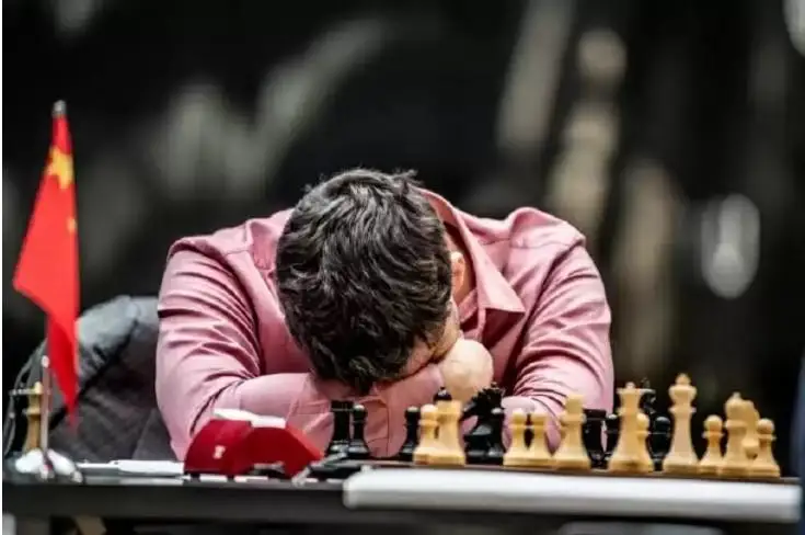 الەم چەمپيونى اتاعى ءۇشىن ماتچ: 12-پارتيادا قىتايلىق شاحماتشى جەڭىسكە جەتتى