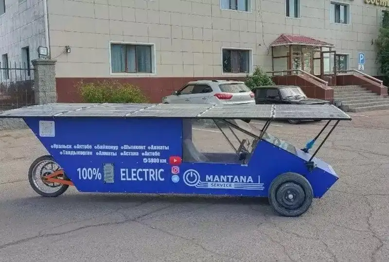 Қозоғистонлик саёҳатчи ўзи ясаган қуёш энергиясида ҳаракатланадиган автомобили билан мамлакат бўйлаб саёҳат қилмоқда