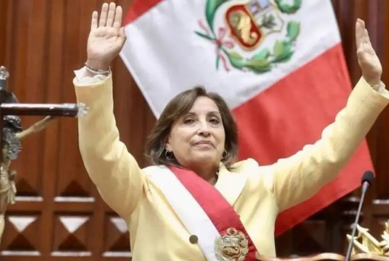 Перу президенти Дина Болуарте ўз лавозимини тарк этишга тайёр