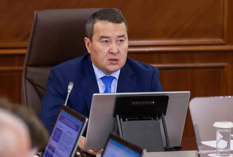 Жисмоний тарбия ўқитувчиларини тайёрлаш тизимини қайта кўриб чиқиш керак – ҚР Бош вазири