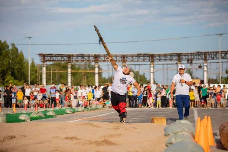 ەلوردادا الىپ كۇش يەلەرىنىڭ تۋرنيرى وتەدى