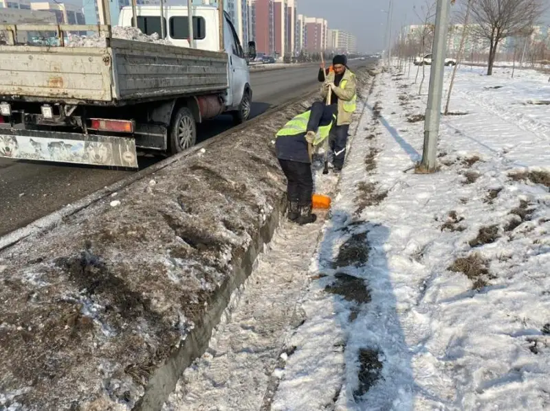 Almatylyq qutqarýshylar kóktemgi sý tasqynyna daıyndalyp jatyr