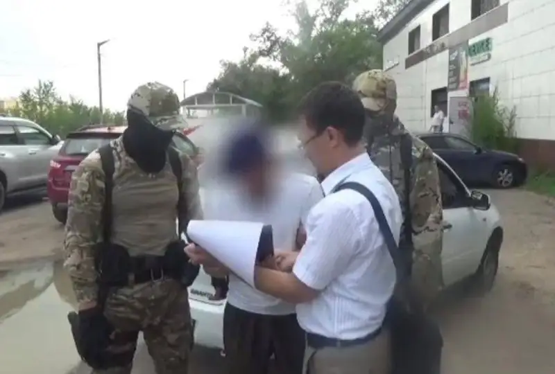 Подозреваемых в вымогательстве задержали в Павлодарской области