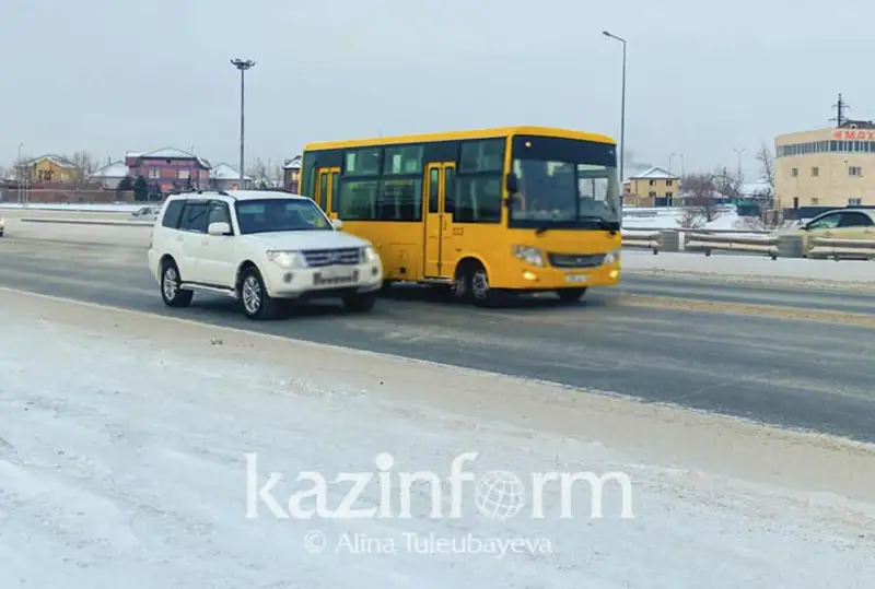 Jarysqa bara jatyp apatqa túsken balalar: Jas sportshylarǵa 12 avtobýs áperetin boldy