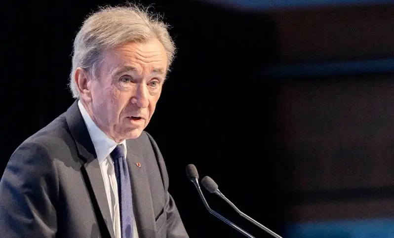 الەمدەگى ەڭ باي ادام ءبىر كۇندە 11,2 ميلليارد دوللارىنان ايىرىلدى