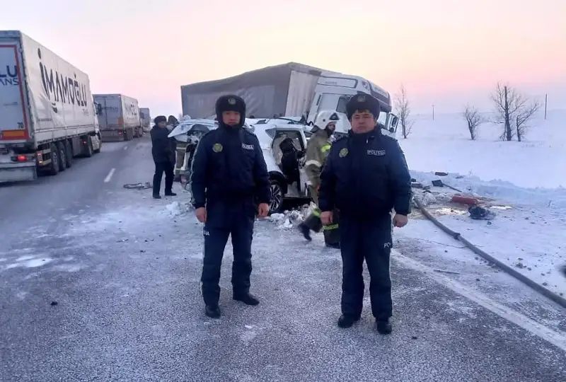Женщина и два ребенка погибли в ДТП на трассе в Костанайской области