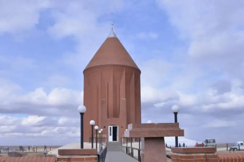 Ұлттық пантеонға жерленетіндер ұстанған дініне қарай бөлінбейді