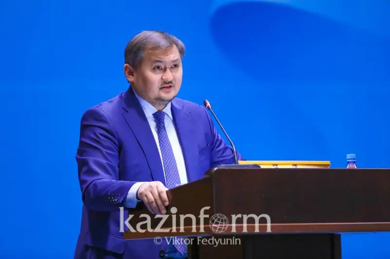 قازاقستان عالىمدارى 1,5 ميلليون تەڭگەگە دەيىن جالاقى الادى