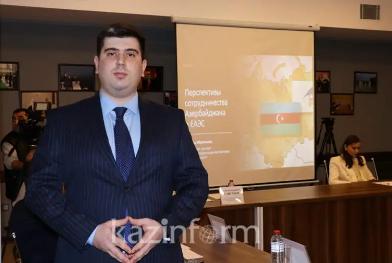 Азербайджан может сыграть связующую роль между ЕАЭС и Ираном, Турцией - политолог