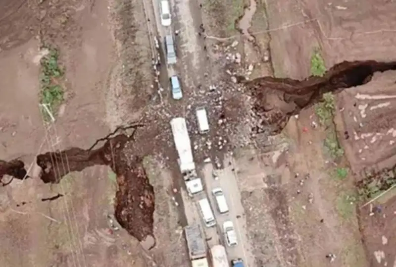 Африка расколется надвое и появится новый огромный океан – ученые