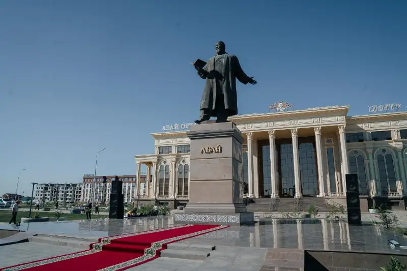 В Атырау отметили День Абая