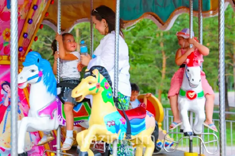 الماتىدا بالالار فەستيۆالى باستالدى