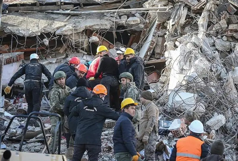 Túrkııadaǵy jer silkinisi: Qaza bolǵandar sany 12,3 myńnan asty
